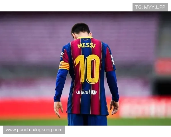 足球巨星舞步解析：从梅西的细腻脚法到C罗的激情舞姿